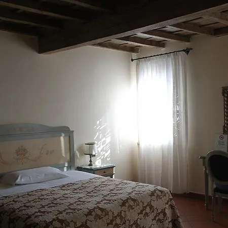 Il Giardino Fiorito Couette-café 3*